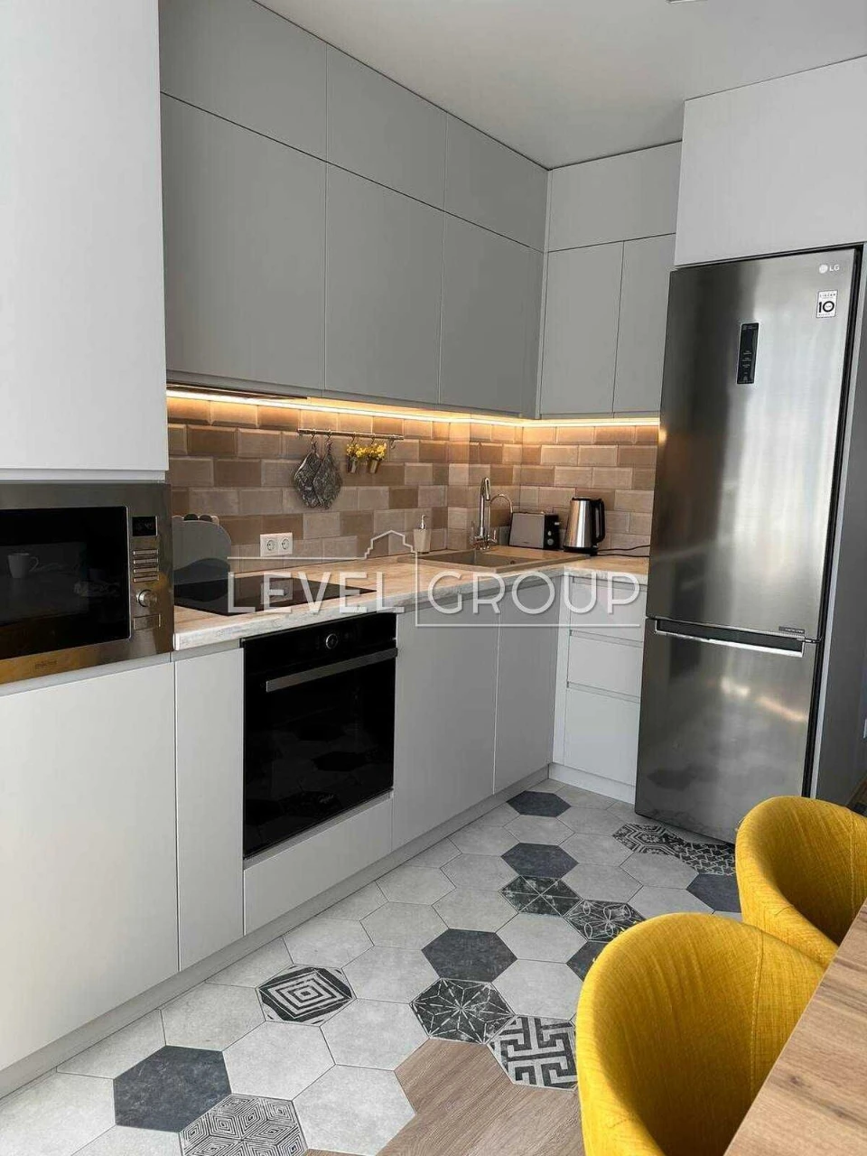 Продаж квартири  |  78м² Варшавський Мікрорайон  |  2 кімнат