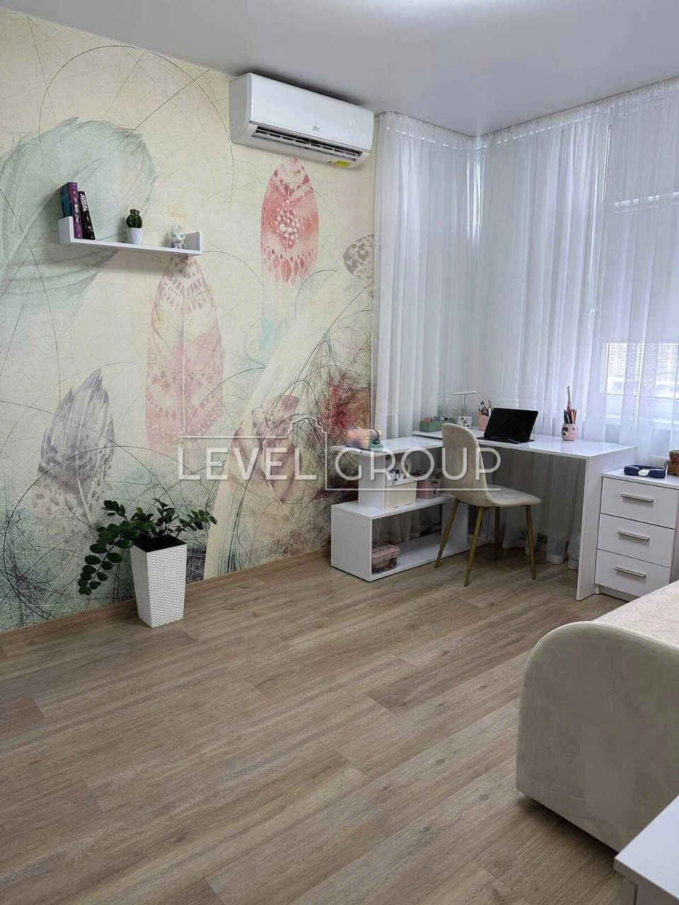 Продаж квартири  |  78м² Варшавський Мікрорайон  |  2 кімнат