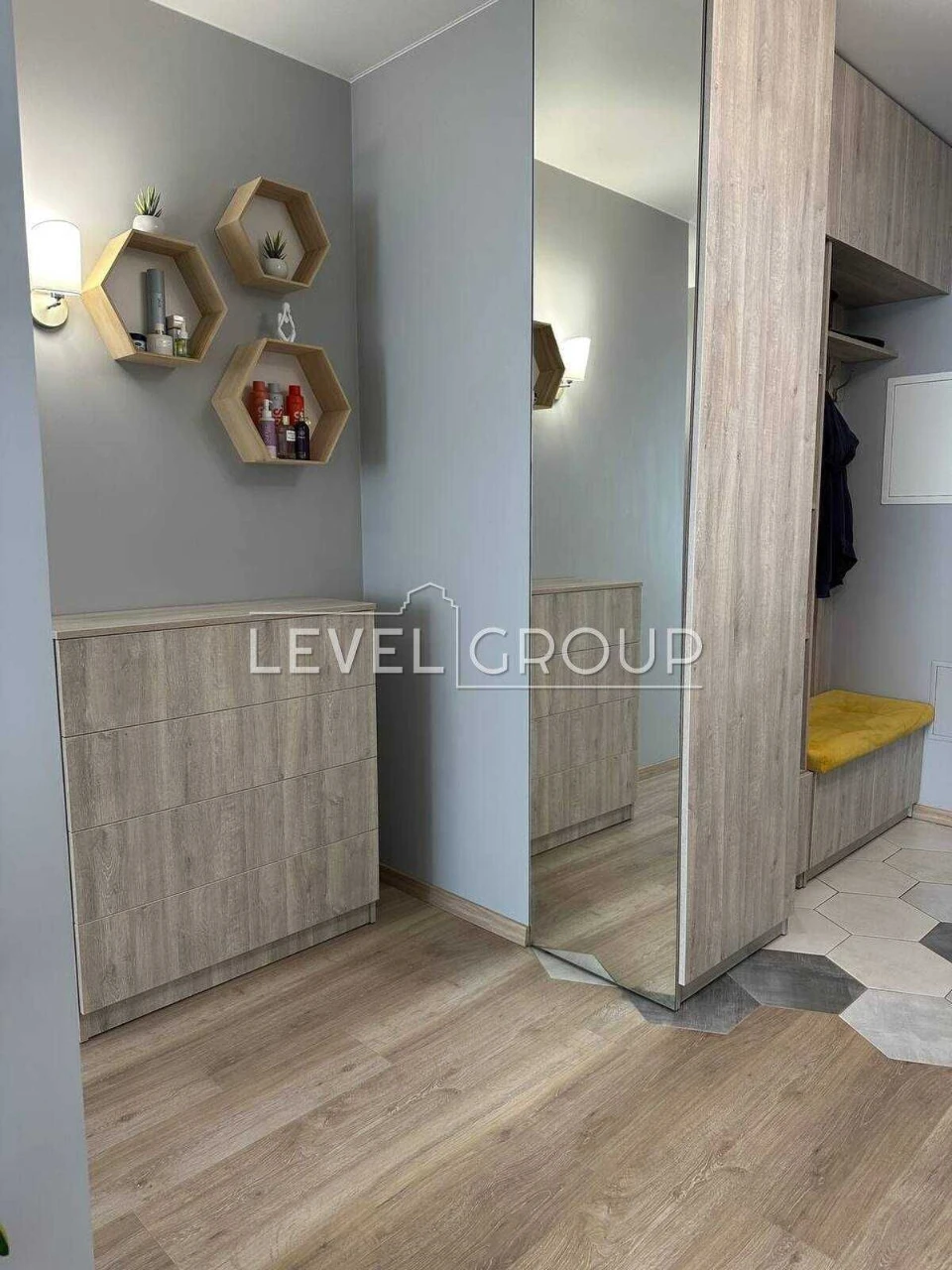 Продаж квартири  |  78м² Варшавський Мікрорайон  |  2 кімнат