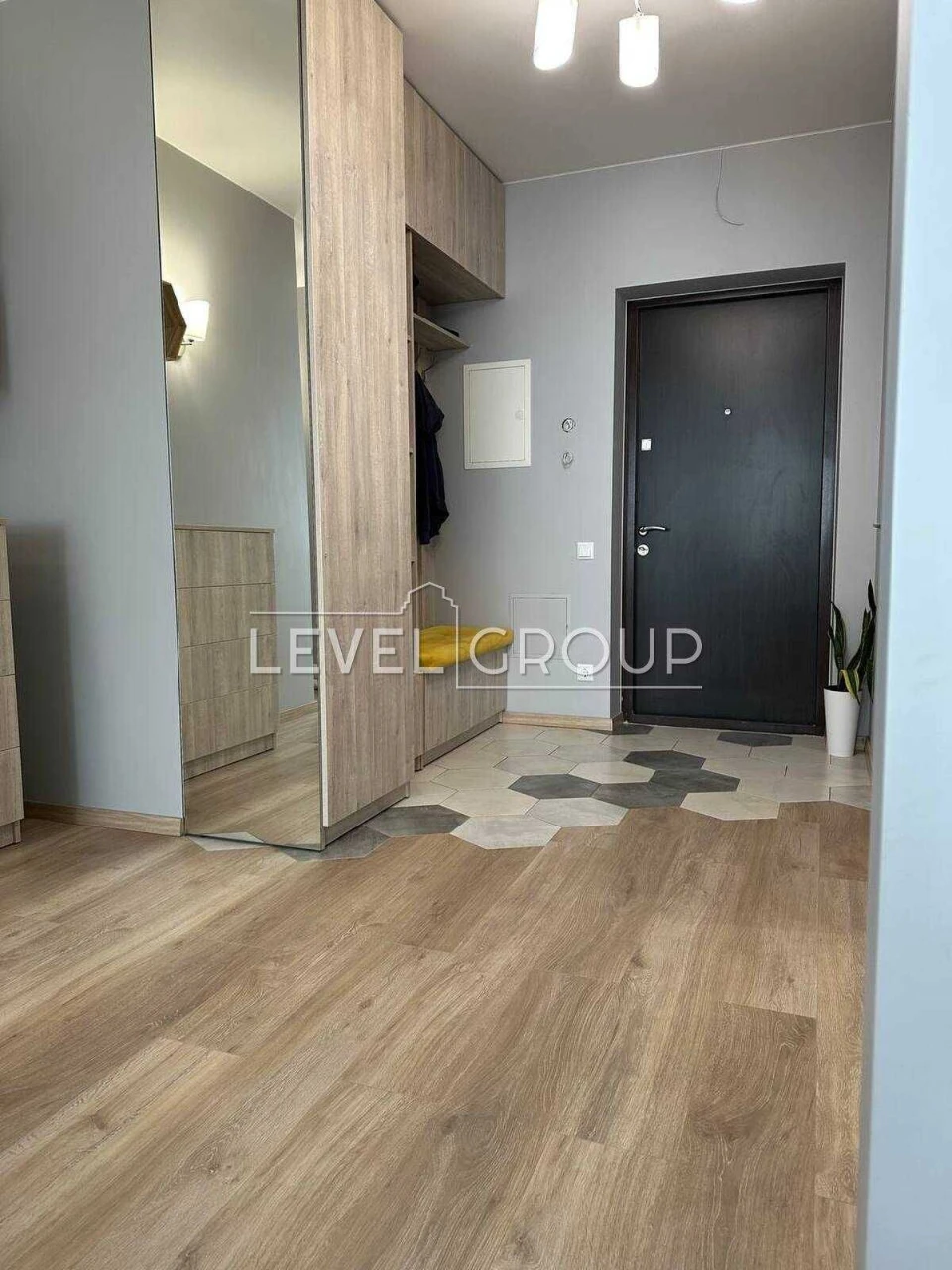 Продаж квартири  |  78м² Варшавський Мікрорайон  |  2 кімнат