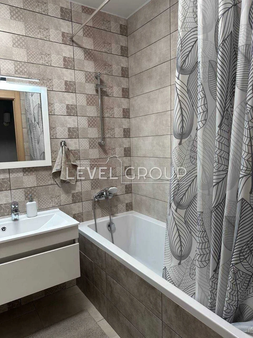 Продаж квартири  |  78м² Варшавський Мікрорайон  |  2 кімнат