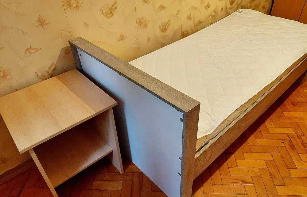 • Світла 2-кімнатна квартира по вул. Вавілових 20/13 Держпро