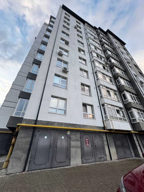 Продається гараж у житловому комплексі «Патріот»