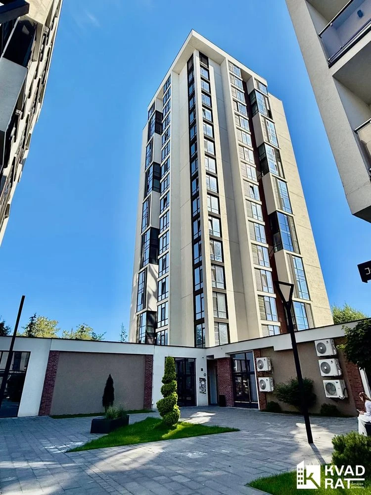 Продаю 3км квартиру біля озера