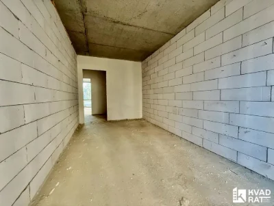 Продаю 3км квартиру біля озера