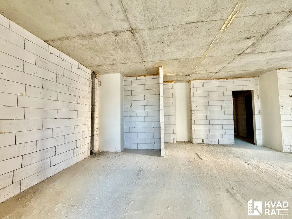 Продаю 3км квартиру біля озера