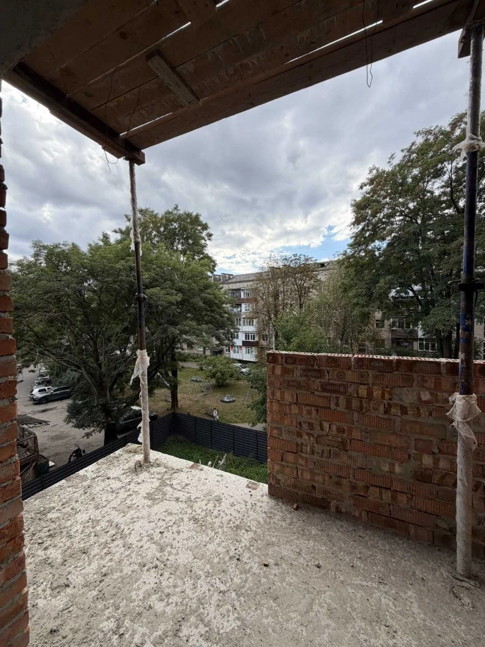 терміново продам однокімнатну квартиру в центрі міста, можли