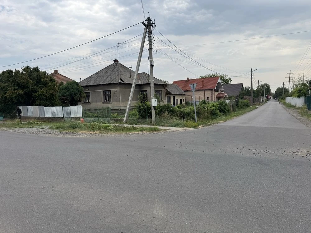 Продам кутову ділянку під комерцію ТОП локація!