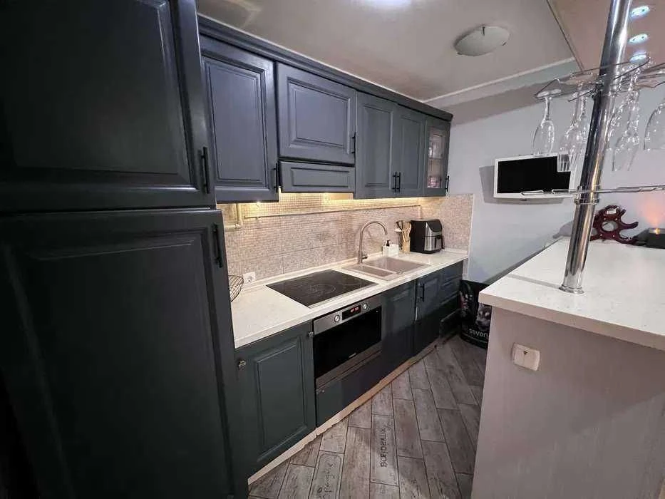 Продам 3 уровневую квартиру с мебелью и техникой (405312)