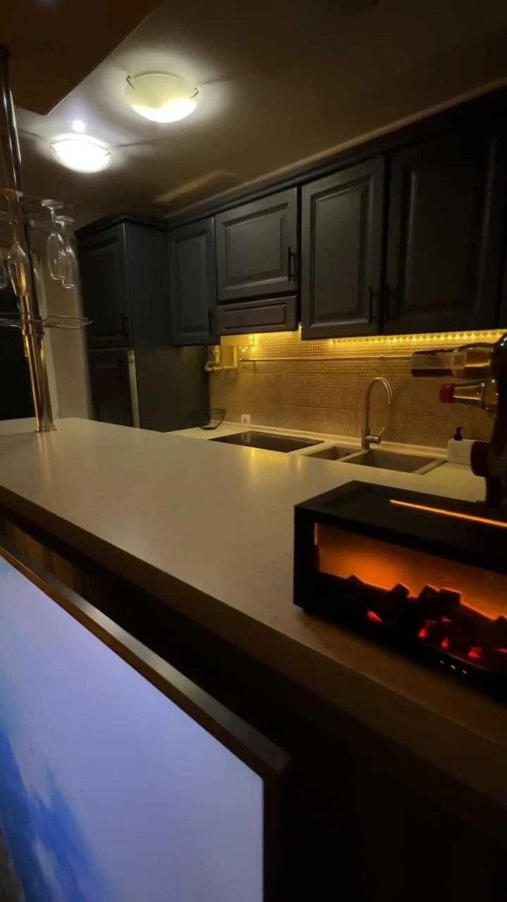 Продам 3 уровневую квартиру с мебелью и техникой (405312)