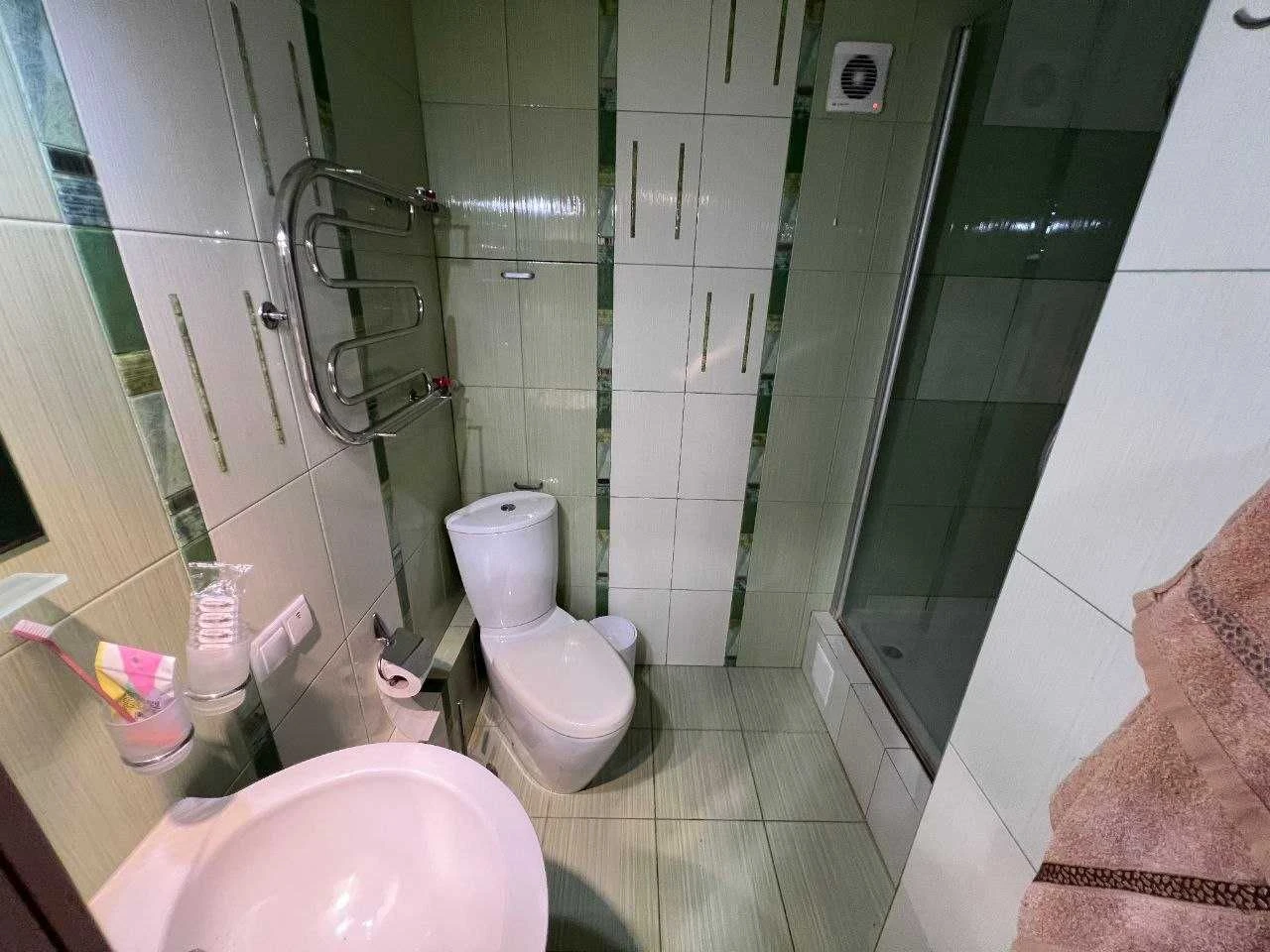 Продам 3 уровневую квартиру с мебелью и техникой (405312)