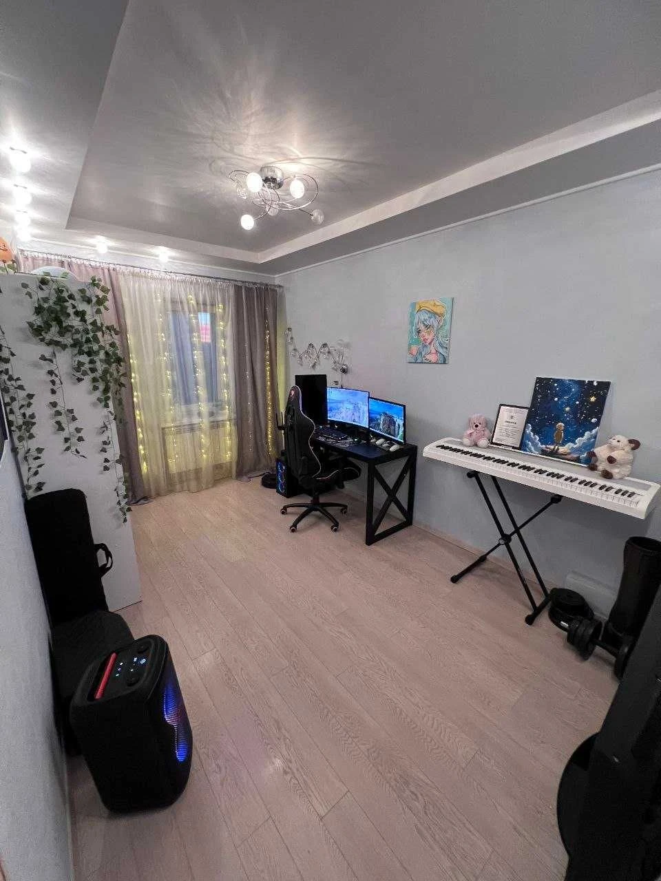 Продам 3 уровневую квартиру с мебелью и техникой (405312)