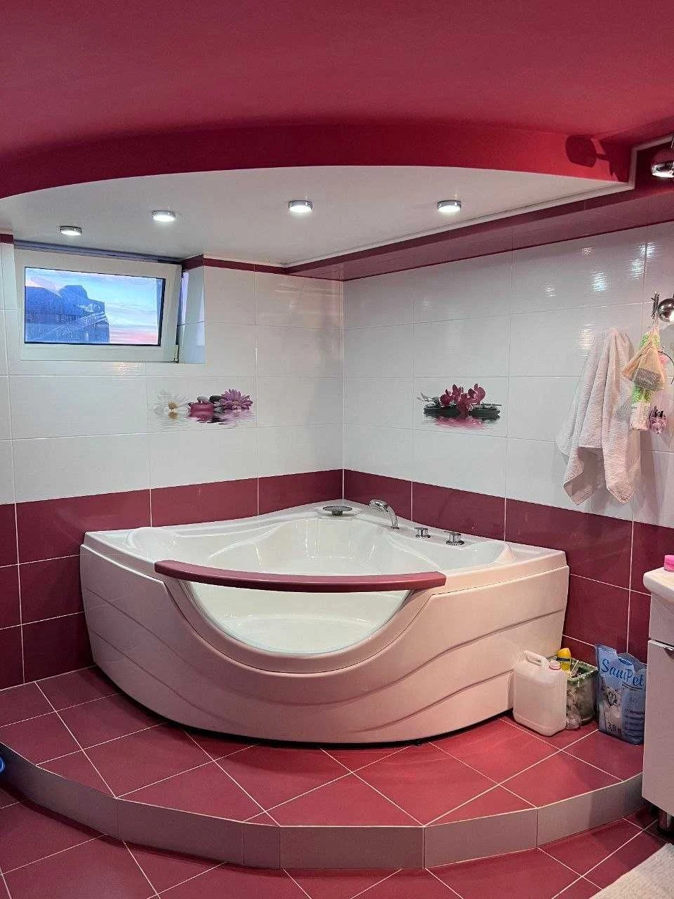 Продам 3 уровневую квартиру с мебелью и техникой (405312)