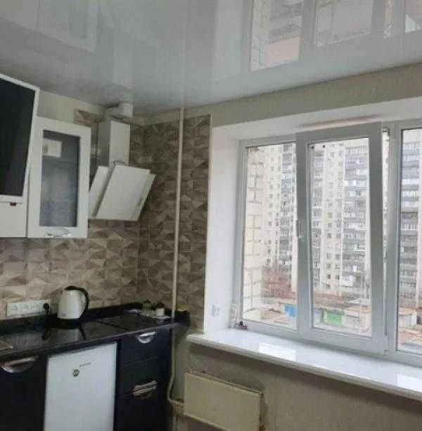 Продам гостинку  на Салтівці по пр-ту Ювілейний