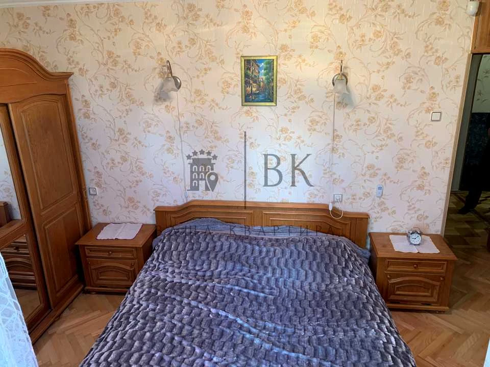 Квартира. Київ, Анни Ахматової вул.
