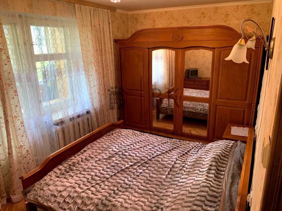 Квартира. Київ, Анни Ахматової вул.