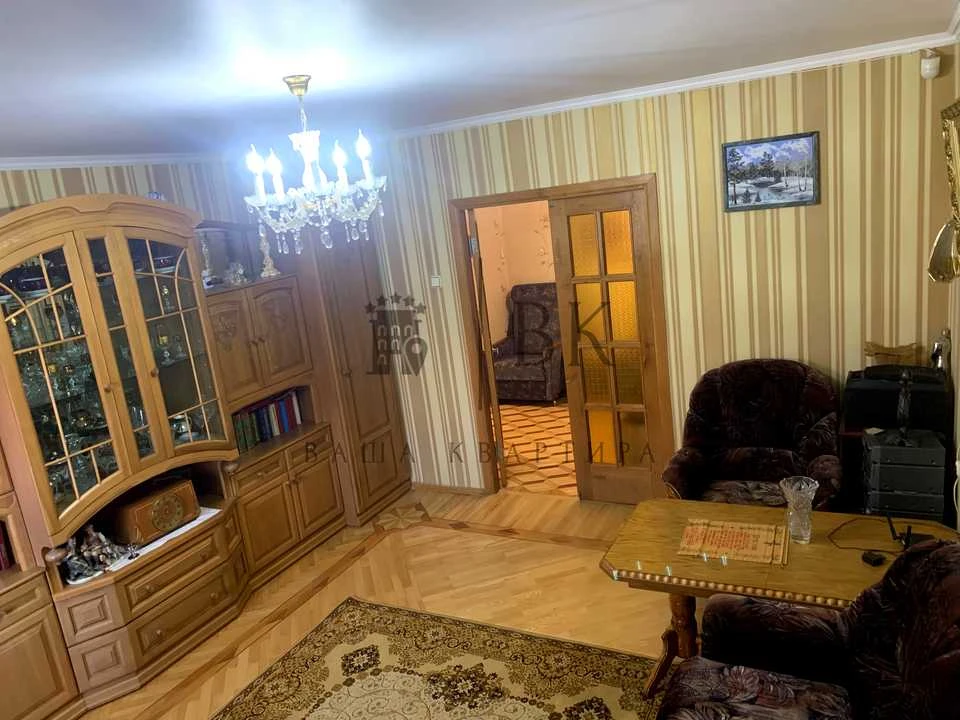 Квартира. Київ, Анни Ахматової вул.