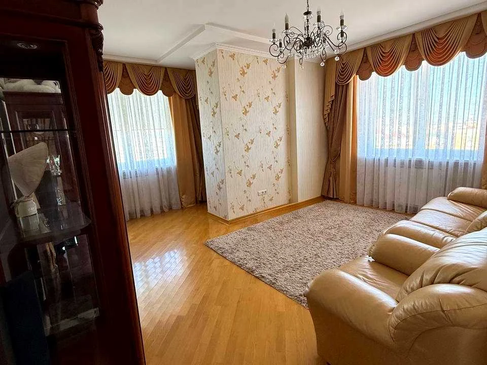 Квартира. Київ, Володимира Івасюка просп.