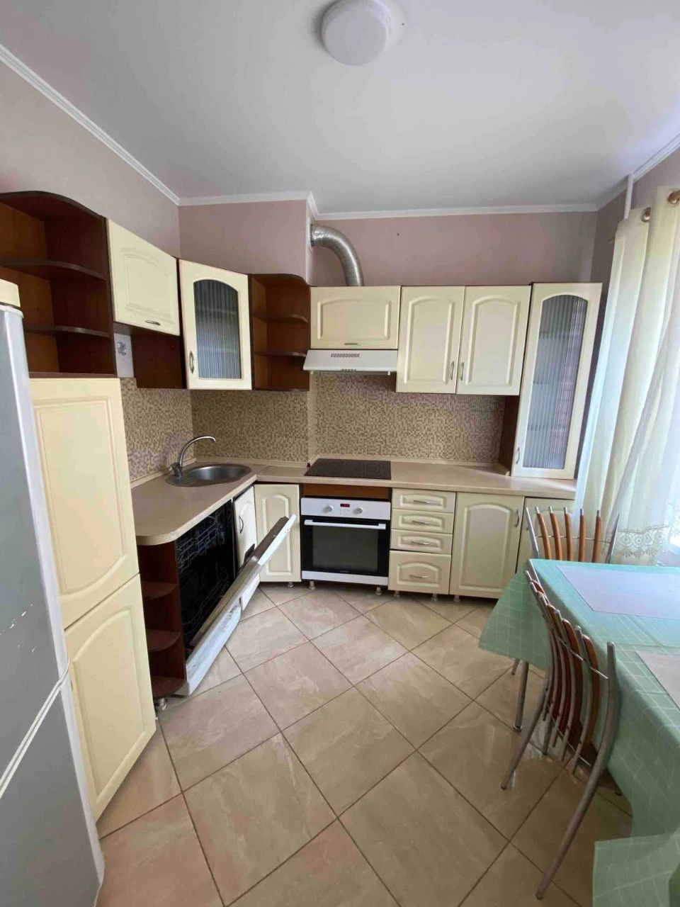Продам 3х кім.сотовий проект район 7 гімназії на Марсельскій