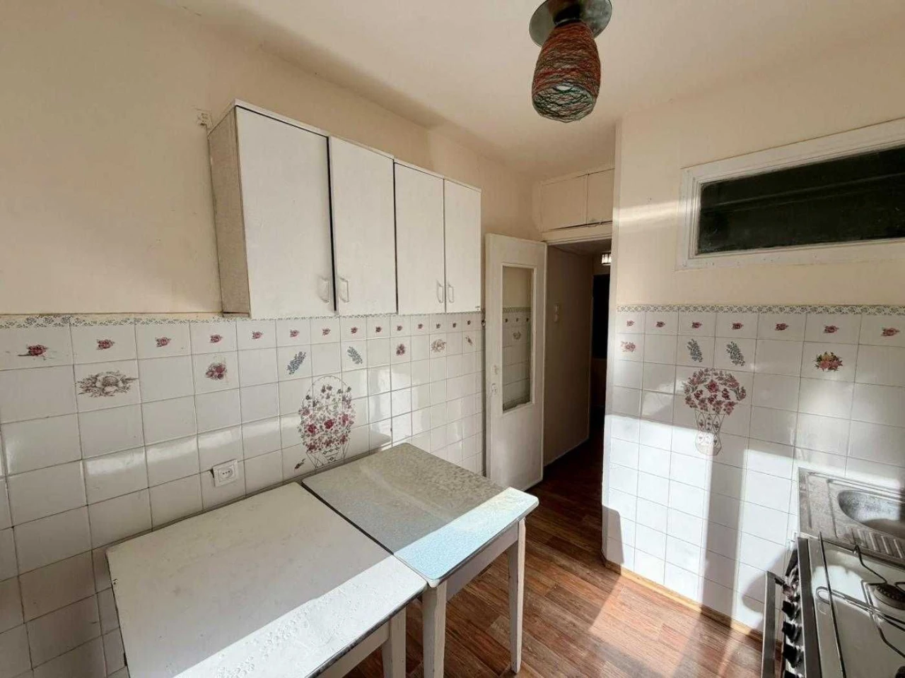 Продаж 4-кімнатної квартири в панельному будинку на вул. Кул
