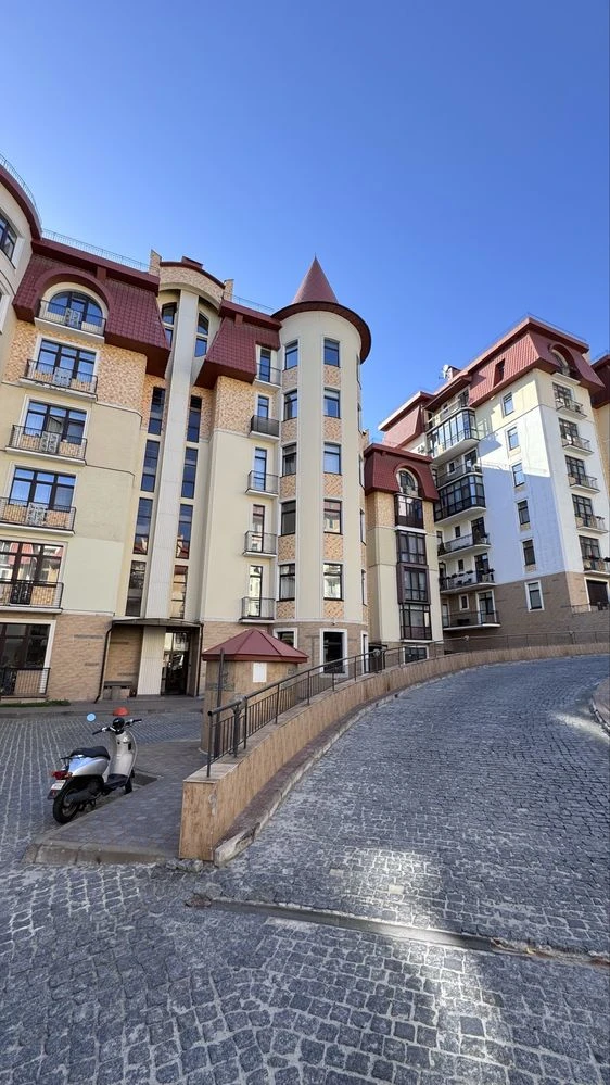 Продаж 4к квартири ЖК Альпійське містечко вул. Протасів яр 8