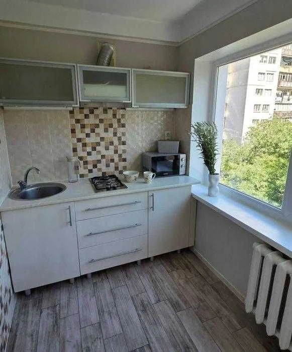 пр. Голосіївський / 40 років Жовтня, 89   2 кім кв