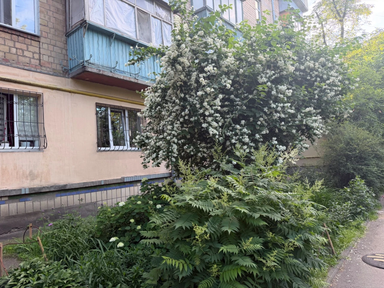 продаж квартири ГАЗ, поряд з ЖК Варшавський