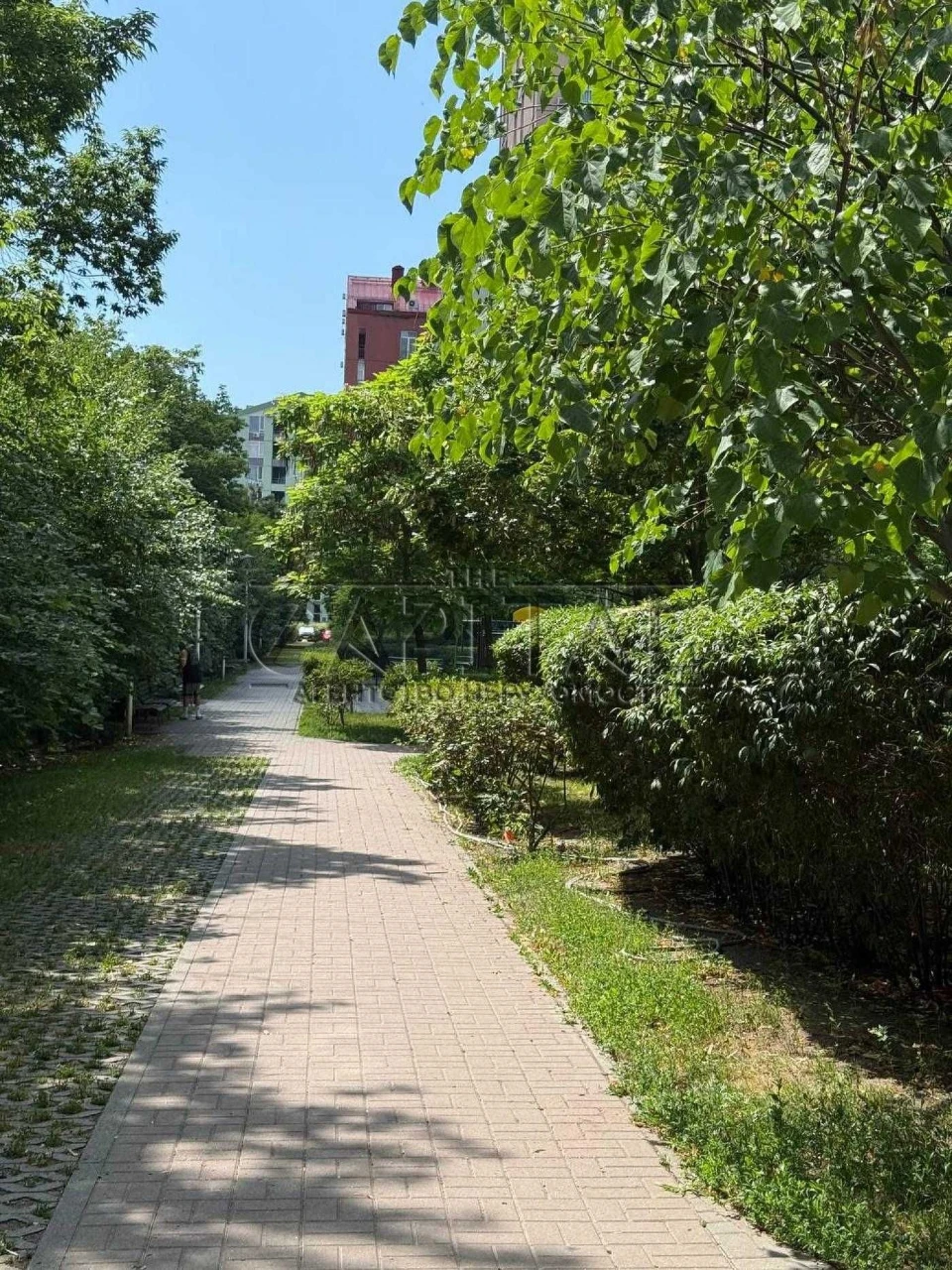 Продаж 1к квартири в ЖК Комфорт таун, низький поверх, вікна