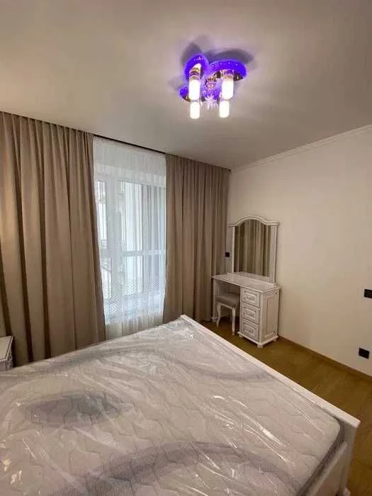 Продам 2-кімнатну квартиру 70 м² ЖК Липки-2 біля озера | 5 п