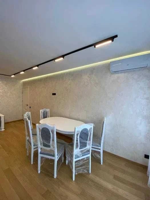 Продам 2-кімнатну квартиру 70 м² ЖК Липки-2 біля озера | 5 п