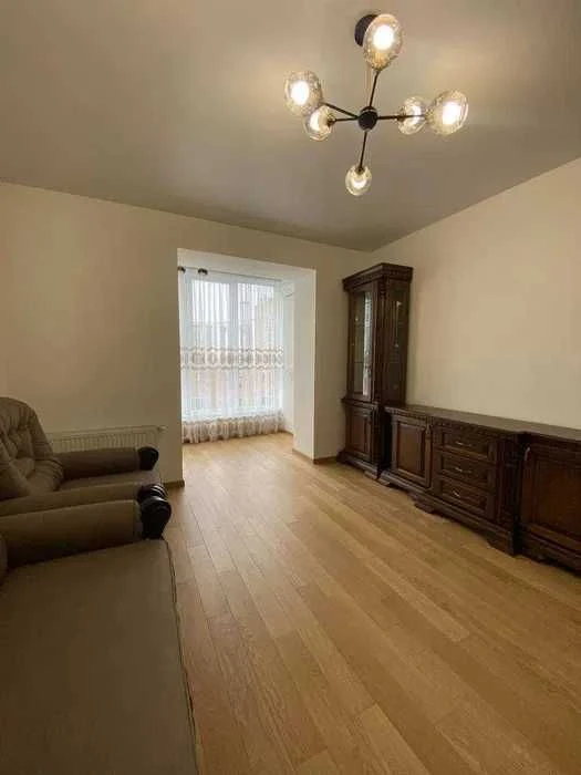 Продам 2-кімнатну квартиру 70 м² ЖК Липки-2 біля озера | 5 п