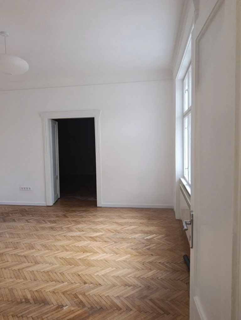 Продам двух кім квартиру в Ужгороді