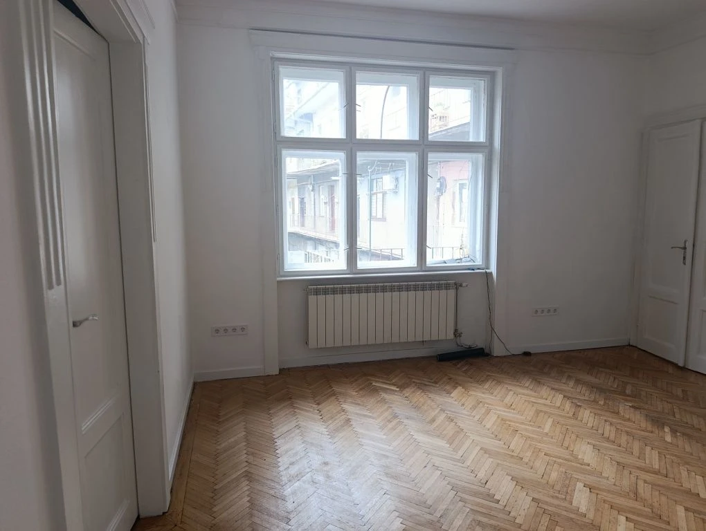 Продам двух кім квартиру в Ужгороді