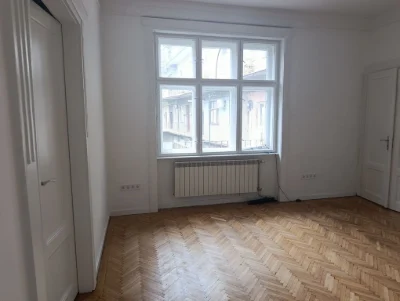 Продам двух кім квартиру в Ужгороді