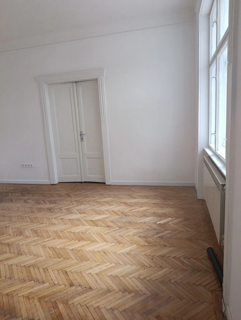 Продам двух кім квартиру в Ужгороді