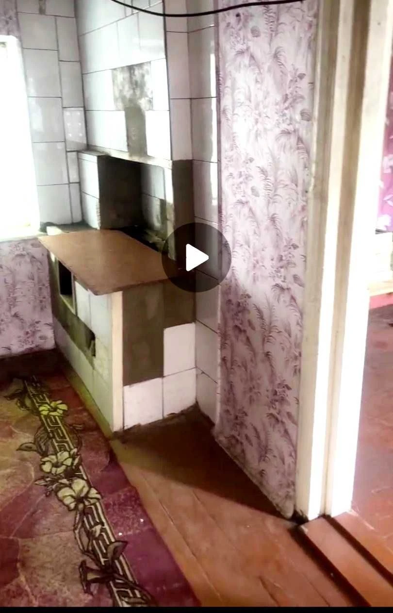 продаю Будинок  Інгульський район,4 кімнати,літня кухня,діля