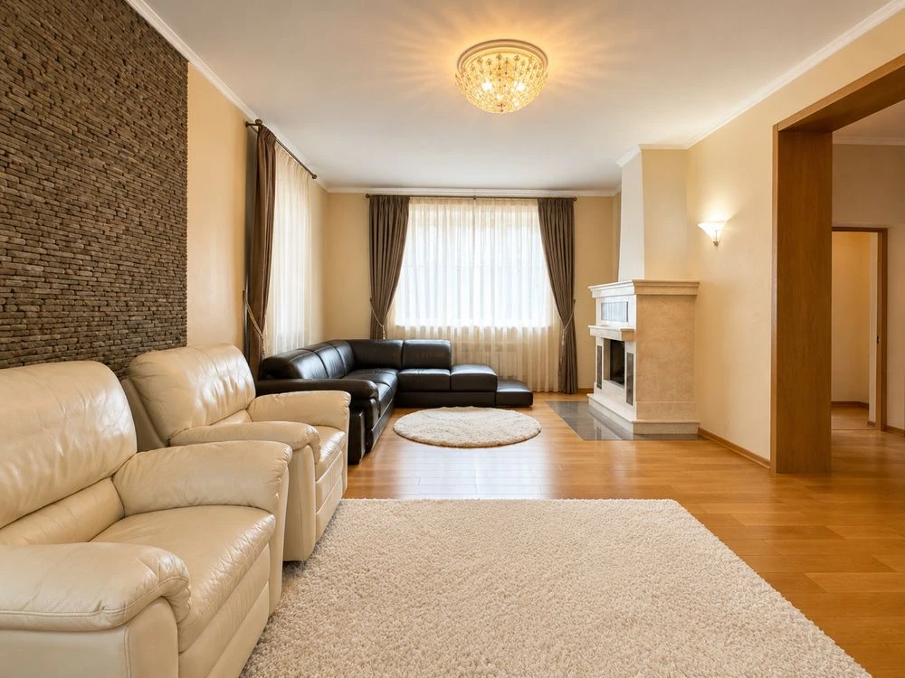Продаж будинку Центр міста 280м2 ,6 соток ,5 кімнат , гараж