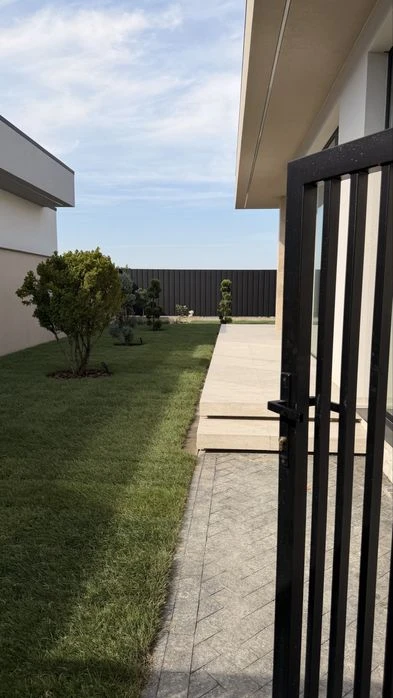 Продаж котеджу 138 м2 з ділянкою в містечку Rock Garden, Ужг