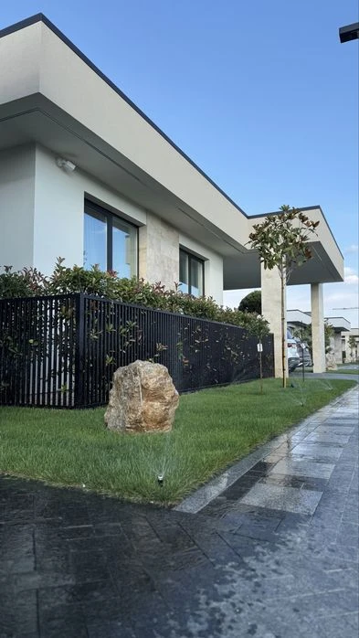 Продаж котеджу 138 м2 з ділянкою в містечку Rock Garden, Ужг