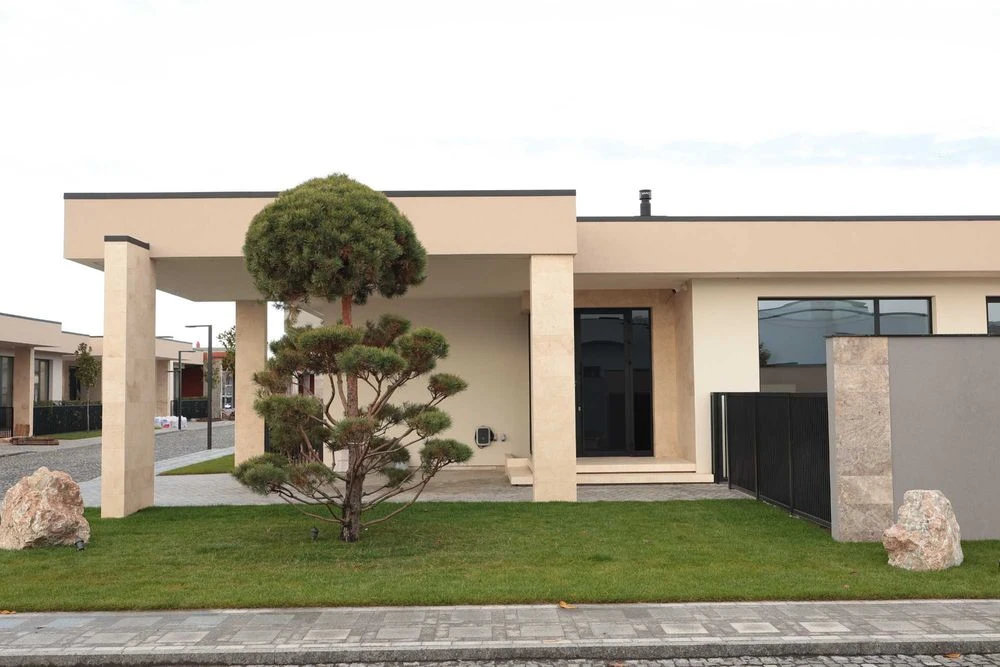 Продаж котеджу 138 м2 з ділянкою в містечку Rock Garden, Ужг