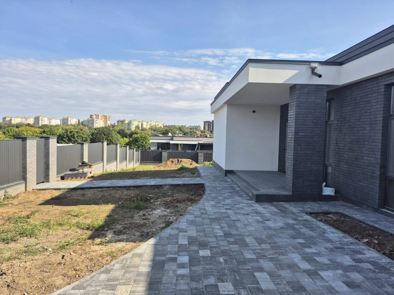 Власник!! Продам новий житловий будинок на Баварії(Яр-2)