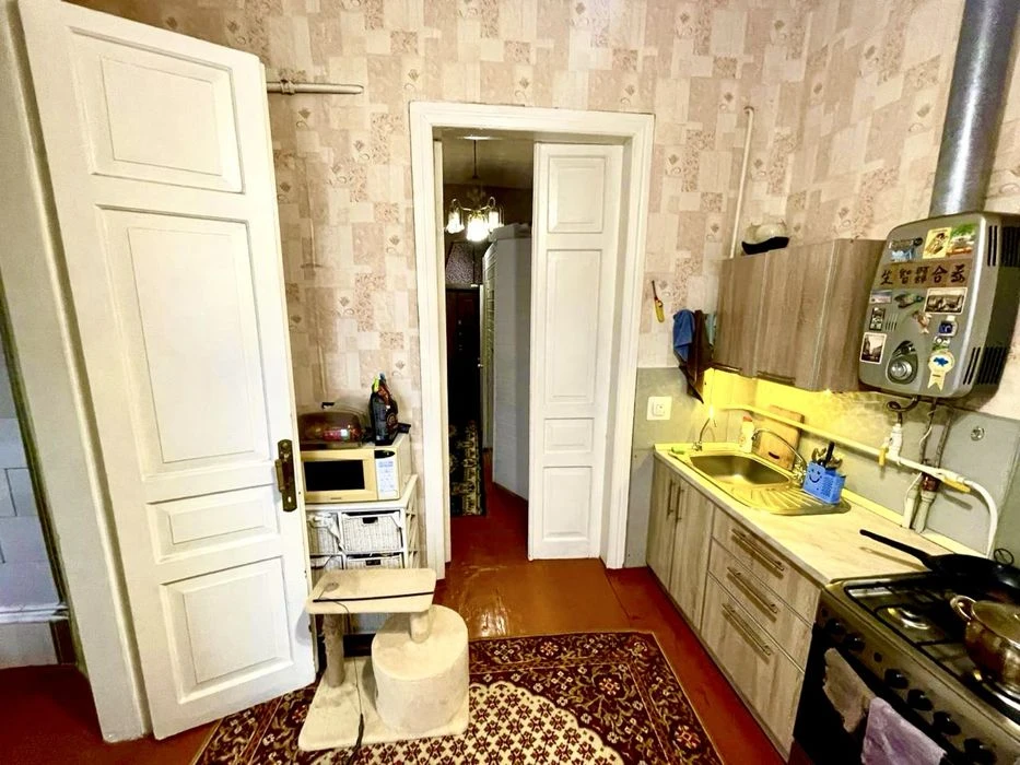 Власник. Двоповерховий будинок біля центру з ділянкою 5 сото