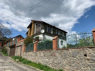 Продається будинок в центральній частині міста, р-н Стадіона
