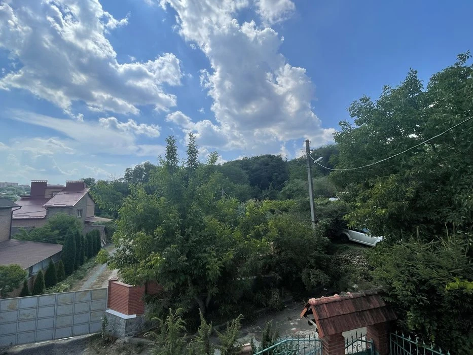 Продається будинок в центральній частині міста, р-н Стадіона