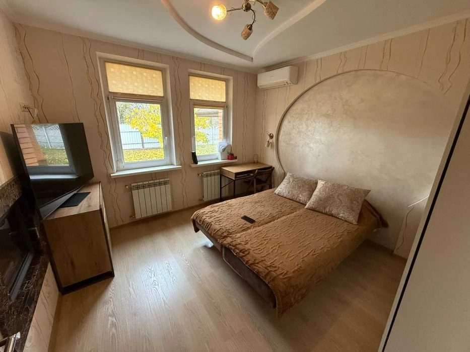 Продаж цегляного двоповерхового будинку 128 м2 з банею.
