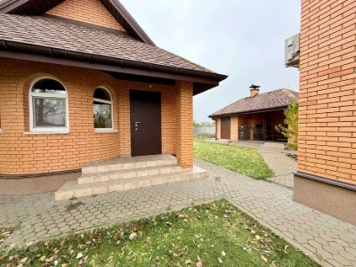 Продаж цегляного двоповерхового будинку 128 м2 з банею.