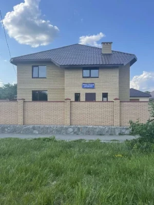 Дом 7-ком., р-н Центр 260 м²+ банный комплекс с гаражом(160м