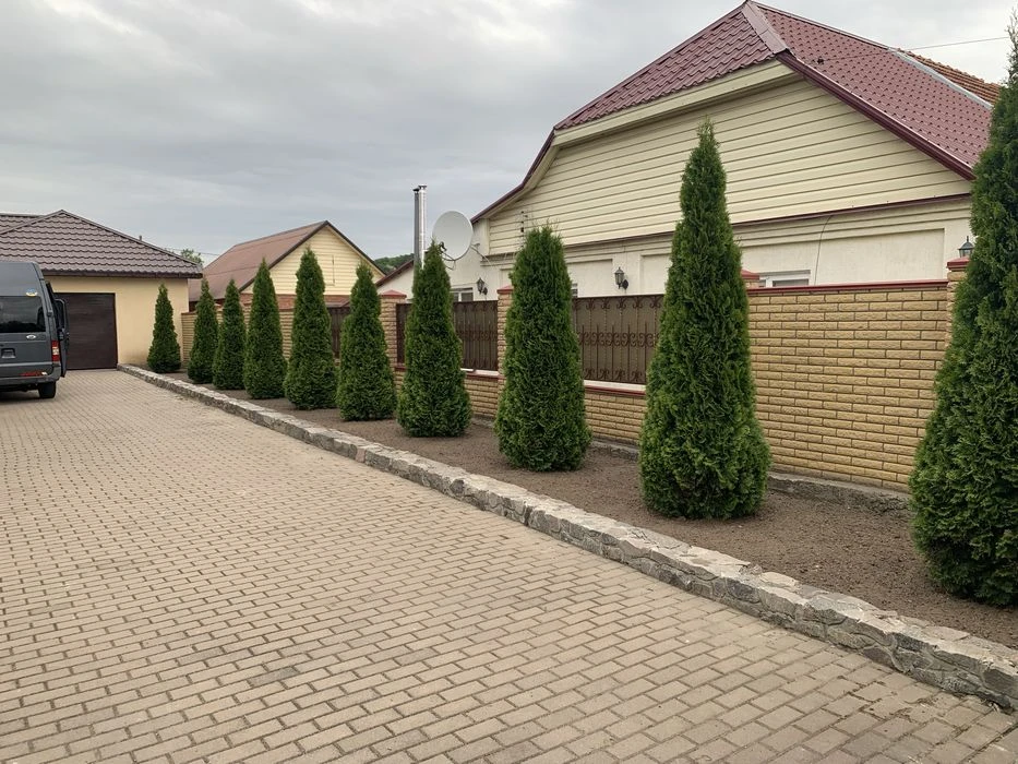 Дом 7-ком., р-н Центр 260 м²+ банный комплекс с гаражом(160м