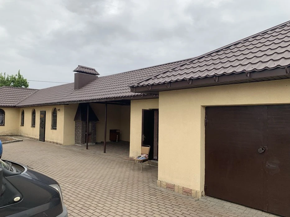 Дом 7-ком., р-н Центр 260 м²+ банный комплекс с гаражом(160м