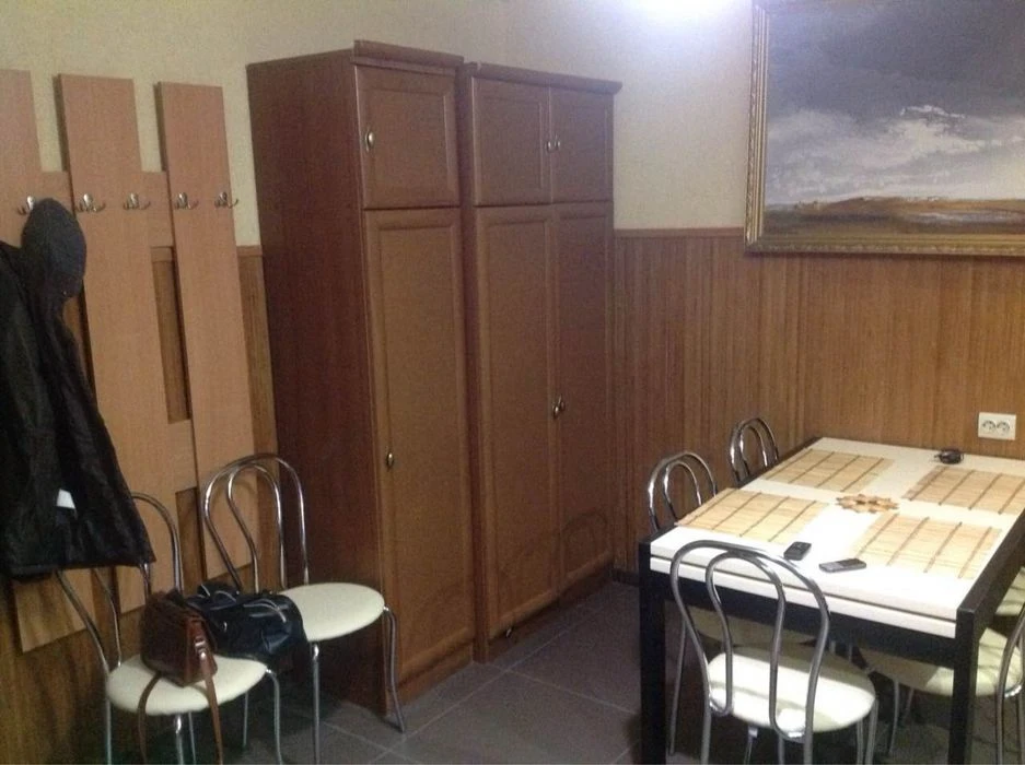 Дом 7-ком., р-н Центр 260 м²+ банный комплекс с гаражом(160м